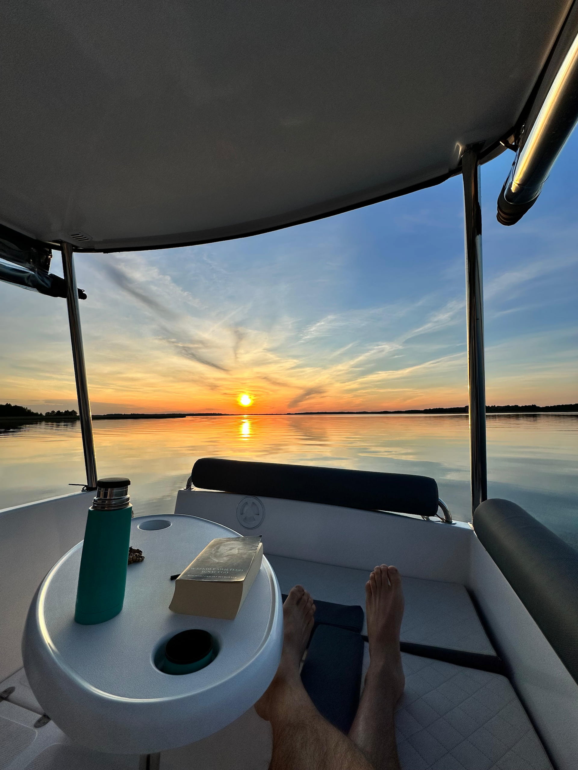 Sonnenauf- und -untergänge der Masuren – vom Hausboot aus