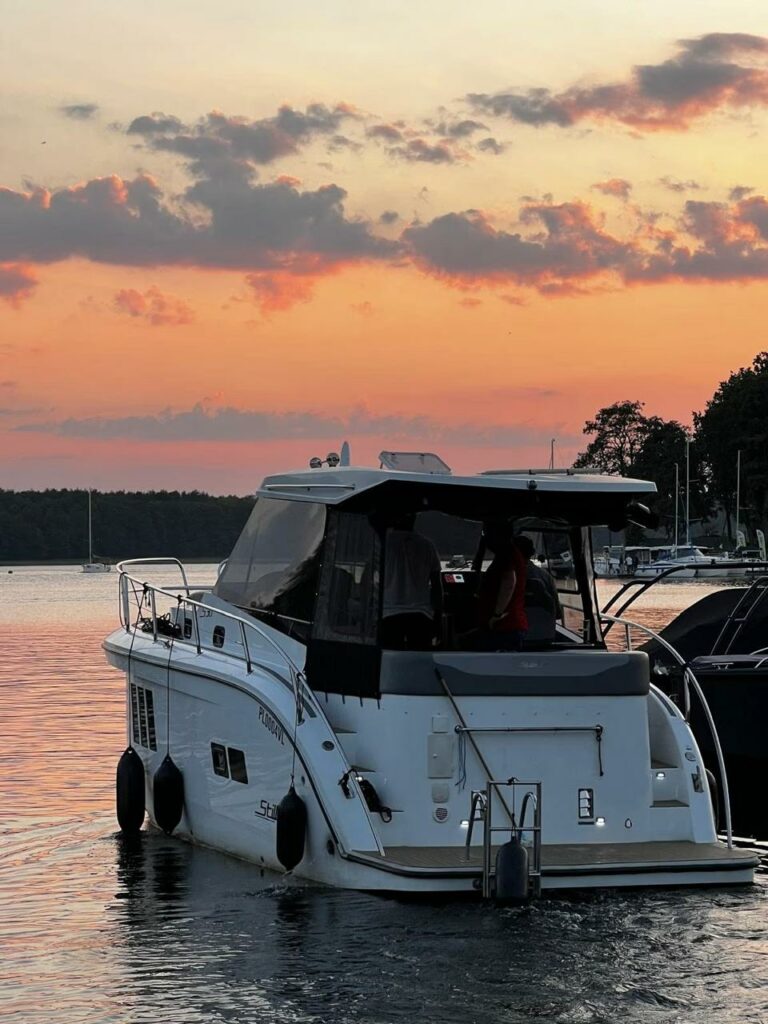 Last-Minute-Hausbooturlaub - Spartipps