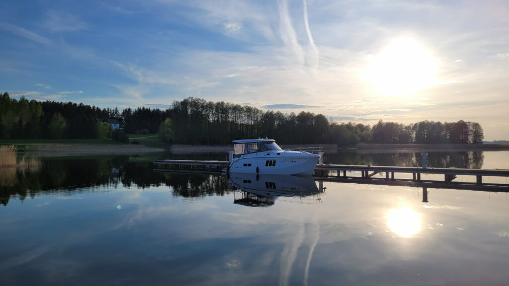 beste Reisezeit für einen Hausbooturlaub auf den Masuren